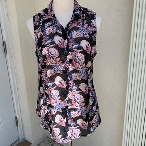 ATTENTION. Beautiful high/low black floral top, Size M. Sleeveless.
